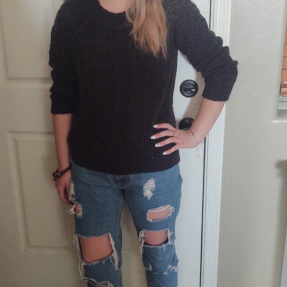 Dark Gray/Black Sweater JW Designs size Large